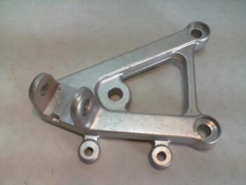 SUPPORTO SX PEDANA PILOTA RSV - TUONO 1000 APRILIA AP8146337