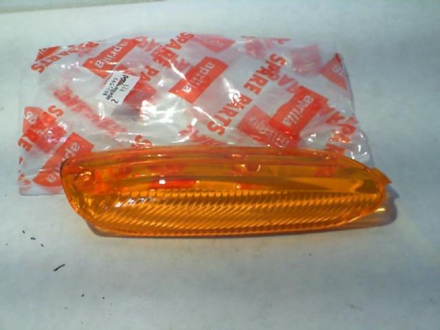 VETRO INDICATORE DIREZIONE POSTERIORE DX APRILIA RSV TUONO 1000 AP8127597