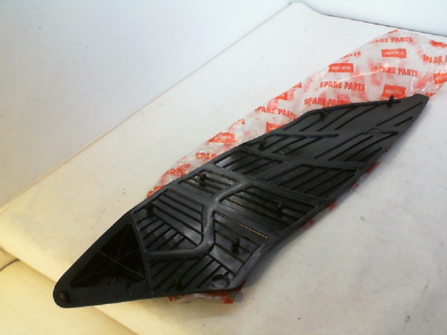 TAPPETO POGGIAPIEDI DX ATLANTIC 500 APRILIA 8149479 - immagine 4