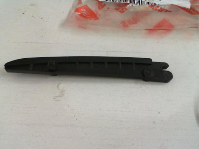 PATTINO TENDICATENA APRILIA PIAGGIO GILERA AP8580157 828308 - immagine 3