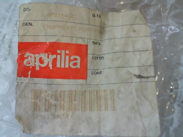 SUPPORTO PORTATARGA SPORT CITY APRILIA AP8154047 - immagine 3