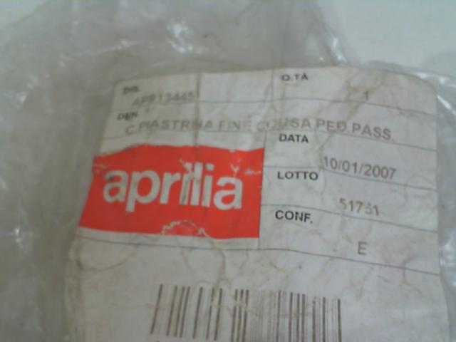 PIASTRINA FINE CORSA PEDANA APRILIA GILERA AP8134451 - immagine 2