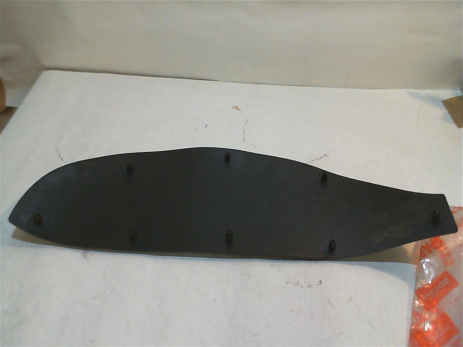 TAPPETO POGGIAPIEDI DX APRILIA SCARABEO AP8158923 - immagine 3