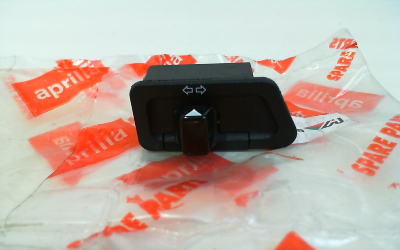 INTERRUTTORE INDICATORE DIREZIONE APRILIA SR LEONARDO ATLANTIC AMICO AP8212767