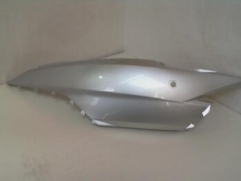 COPERTURA GRIGIA SOTTOSELLA SX BURGMAN SUZUKI 47211-49F00-YD8