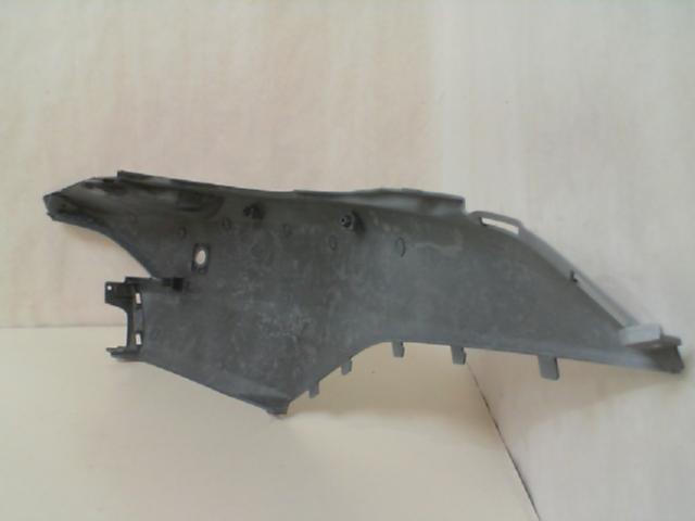 COPERTURA GRIGIA SOTTOSELLA SX BURGMAN SUZUKI 47211-49F00-YD8 - immagine 3