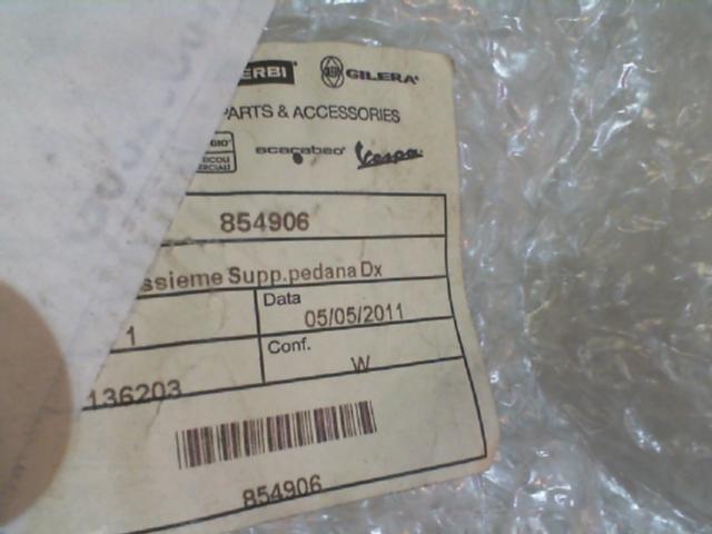 SUPPORTO PEDANA DX APRILIA SHIVER 854906 - immagine 7