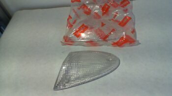 VETRO INDICATORE DIR ANT. DX LEONARDO APRILIA AP8224213