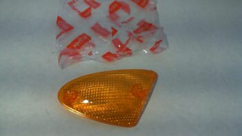 VETRO INDICATORE DIR ANT. DX LEONARDO APRILIA AP8124543