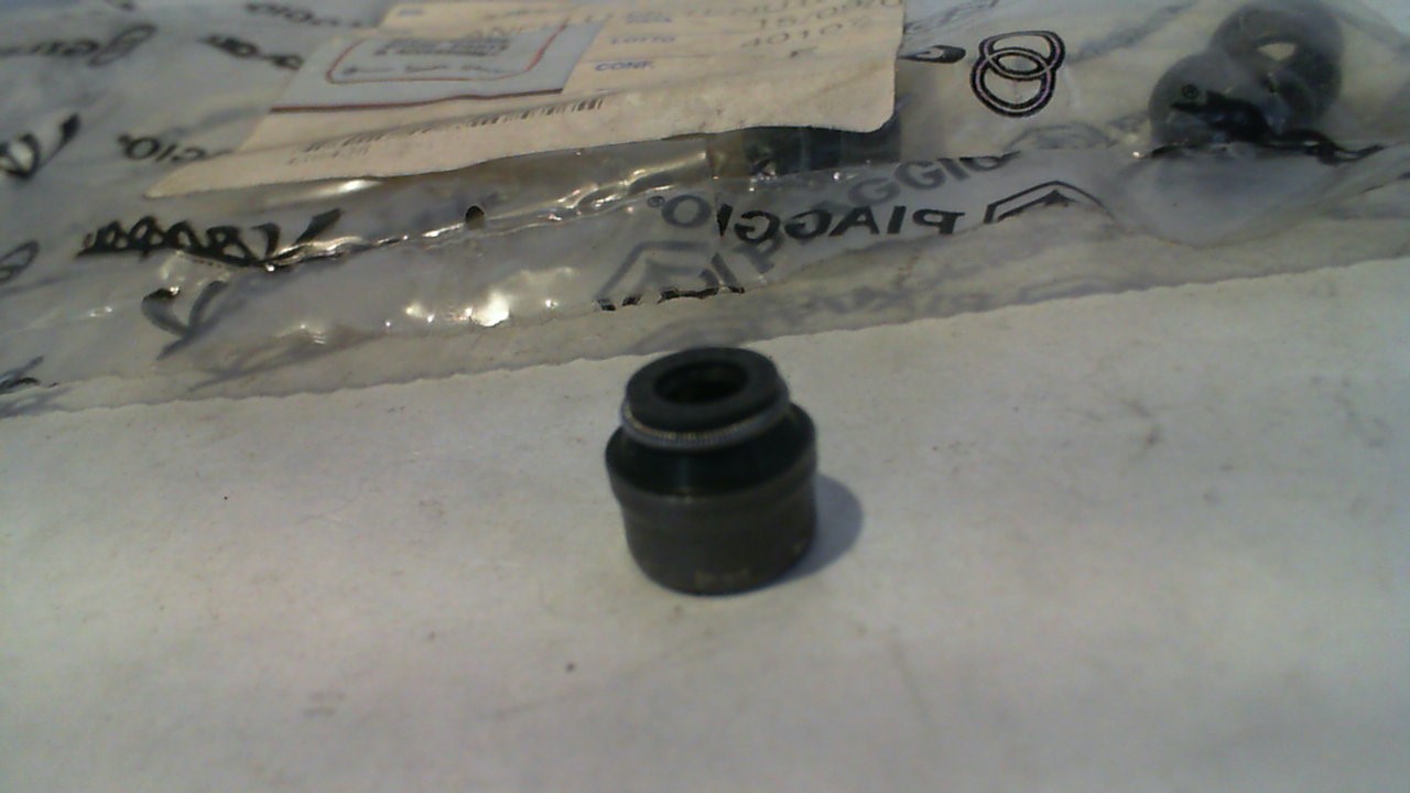 ANELLO DI TENUTA VALVOLA K8 APRILIA PIAGGIO 436438