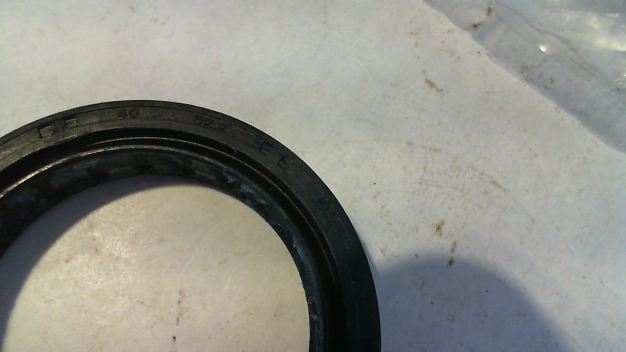 PARAOLIO FORCELLA 40 X 52,2 X 10/10,5 X9 APRILIA PIAGGIO 599501 - immagine 2