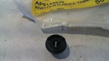 RIVETTO IN PLASTICA FEMMINA CAPONORD APRILA AP8144616