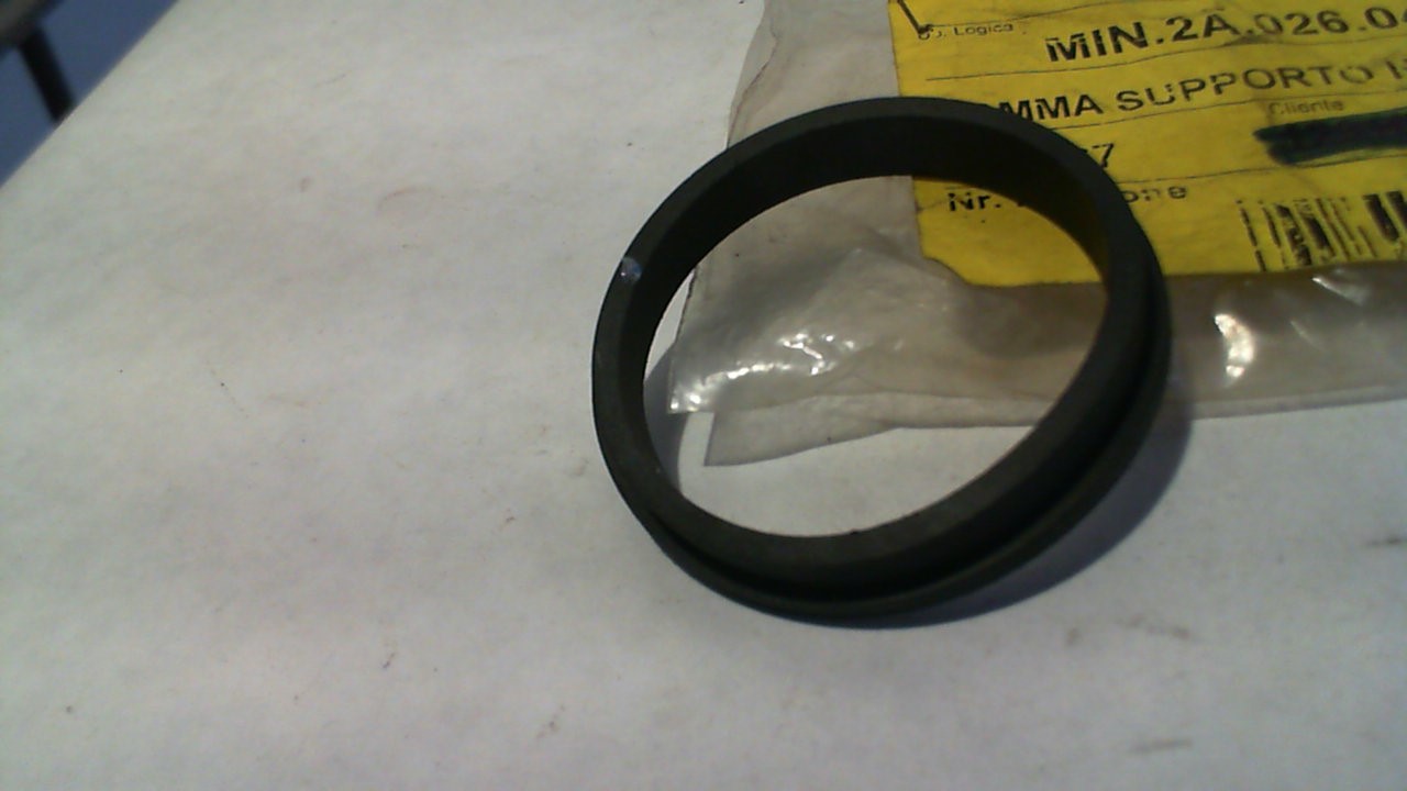 GOMMA SUPPORTO FANALE MOTO APRILIA AP8144029 - immagine 5