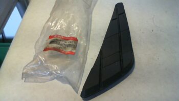 PEDANA PAVIMENTO POST SX BURGMAN SUZUKI 48241-14F00-Y0J