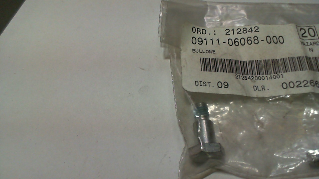 BULLONE SUZUKI 09111-06068-000