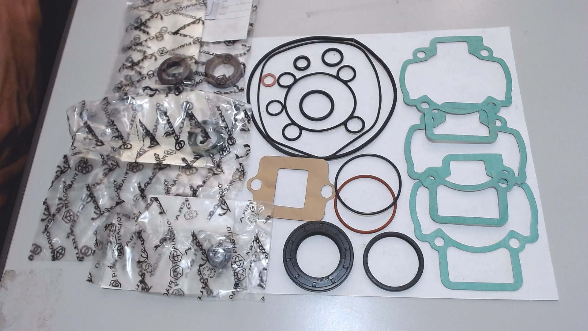 KIT GUARNIZIONI REV.MOTORE RUNNER 50 PURE JET NRG GILERA PIAGGIO 497339 - immagine 4