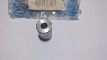 DISTANZIALE 33*22*8  PIAGGIO 296585