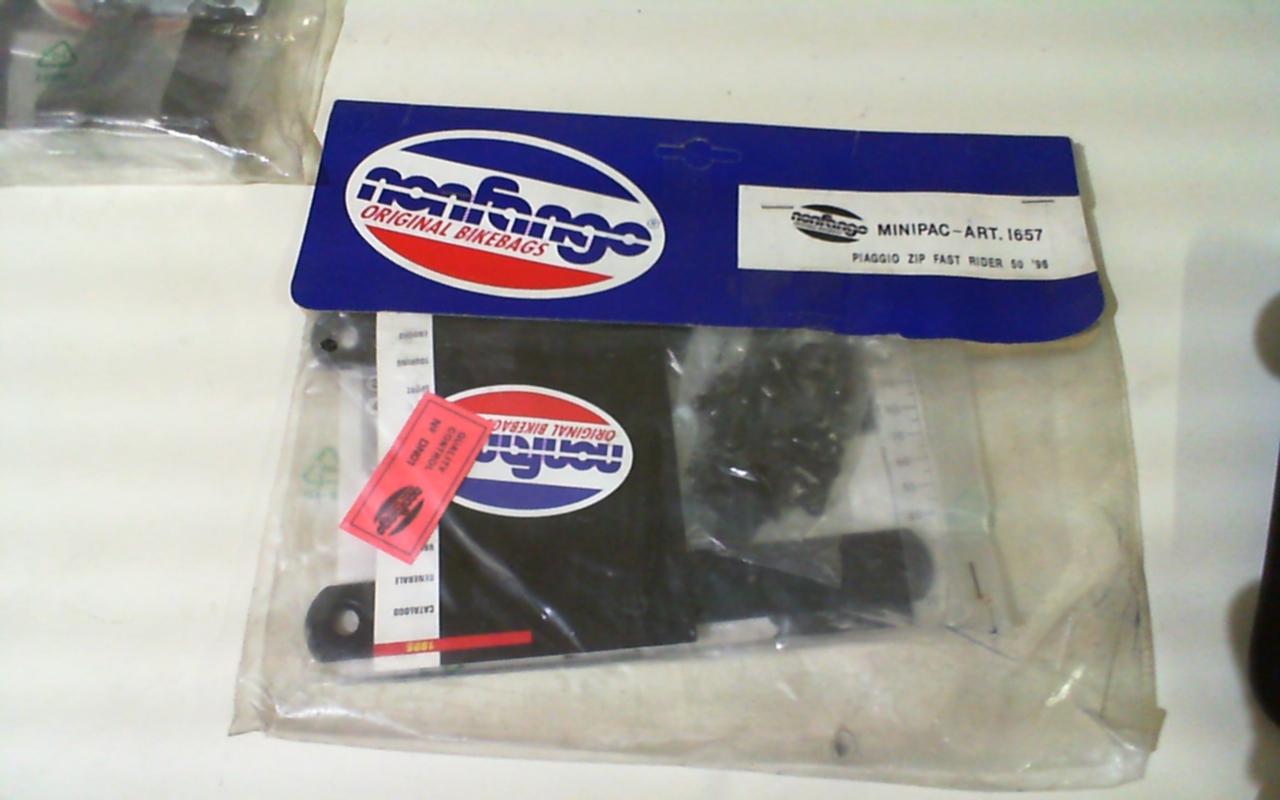 PORTAPACCHI NON FANGO PIAGGIO ZIP 1657