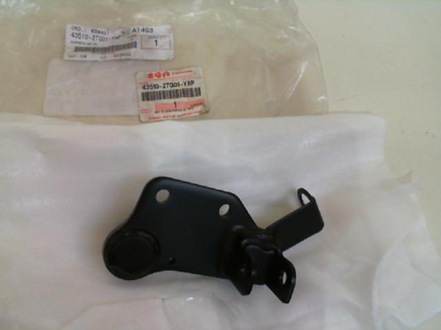 SUPPORTO POGGIAPIEDE DX GUIDA SUZUKI DL 650