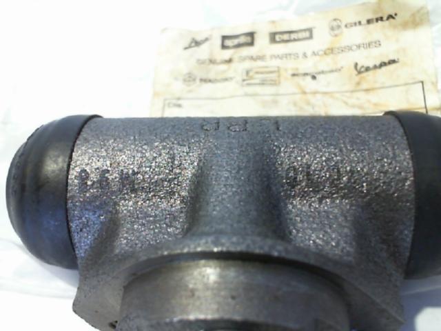 CILINDRETTO FRENO COMPLETO PIAGGIO 2457652 - immagine 5