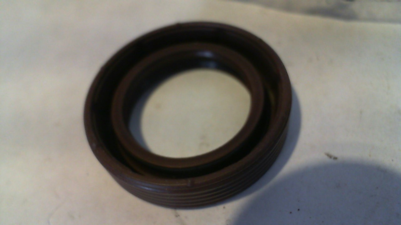 PARAOLIO LATO VOLANO 20-30-7 APRILIA MALAGUTI PIAGGIO 82898R EX 82540R