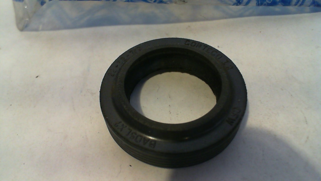 PARAOLIO SEMIASSE RUOTA 22*32*7/9 APE PIAGGIO 431044