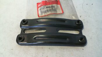 SUPPORTO PARAFANGO ANTERIORE GOLD WING 1500 88/00 HONDA 61101-MN5-000