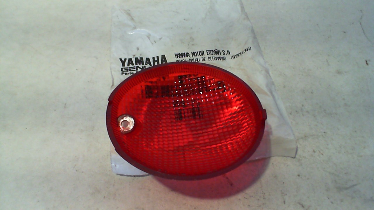 VETRO FANALINO POSTERIORE SKYLINER MAJESTY YAMAHA 5nrh47330000 - immagine 2