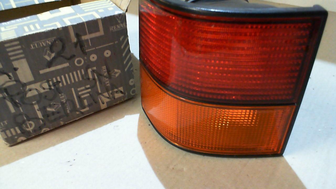 FARO POSTERIORE DX Renault 21 nevada dal 1989 - immagine 2