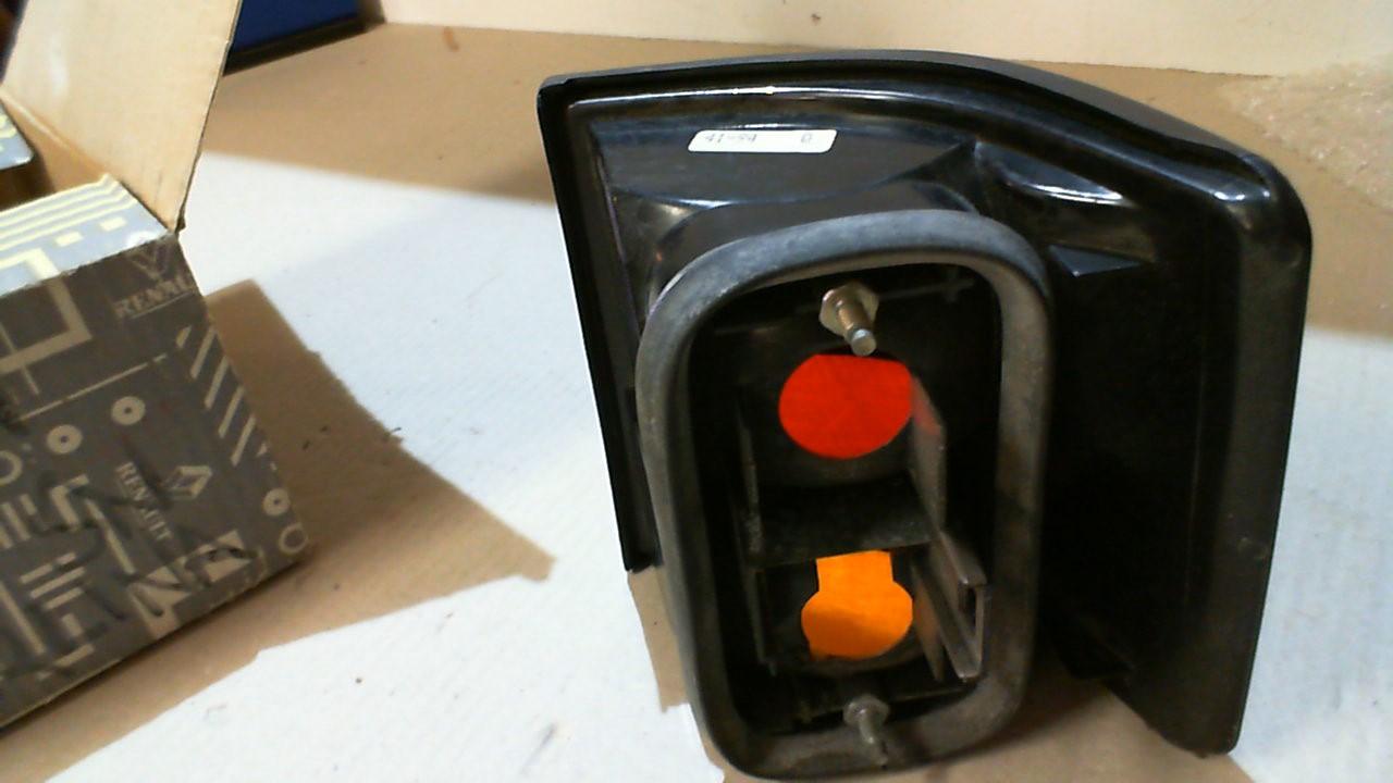 FARO POSTERIORE DX Renault 21 nevada dal 1989 - immagine 4