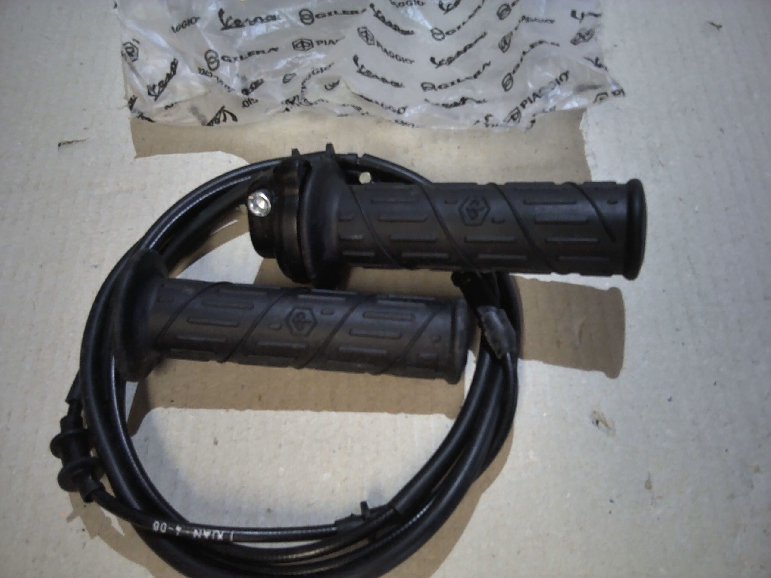 COMANDO GAS COMPLETO LIBERTY 125 PIAGGIO CM060956