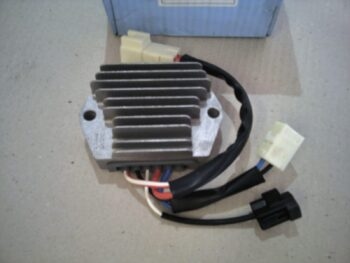 REGOLATORE DI TENSIONE APE CAR MP TM P703 P602 PIAGGIO 642202