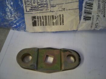 PIASTRINA SERRATURA PORTELLONE PIAGGIO APE 50 PIAGGIO 144833 EX 217167