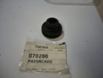 Passacavo vespa PIAGGIO 070286