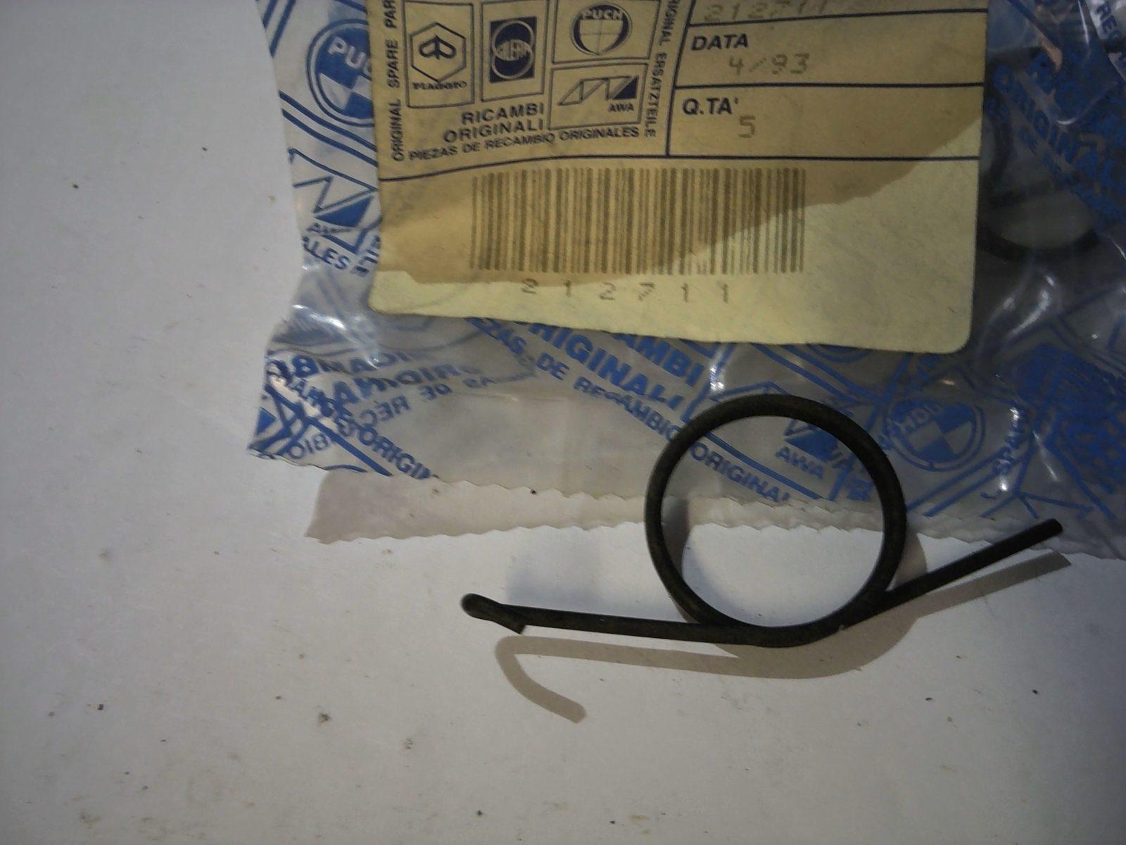 MOLLA RICHIAMO MANIGLIA DX APE PIAGGIO 212711