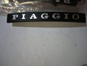 TARGHETTA PIAGGIO AD INCASTRO VESPA PIAGGIO 232895 CIF 5784