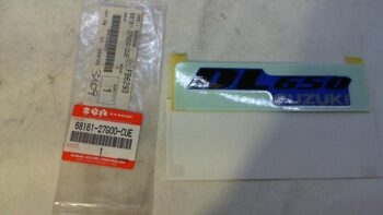 EMBLEMA DL 650 V-STROM SUZUKI 68161-27G00-CUE