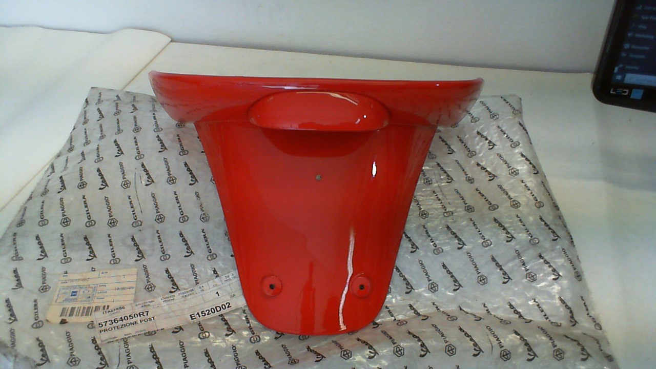 PROTEZIONE POST PARAFANGO ROSSO VESPA ET4 125-150 57364050R7