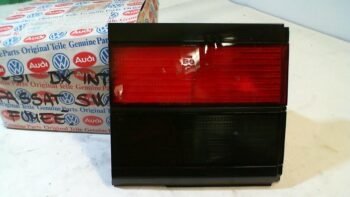 FARO POSTERIORE INT. FUME  DX VOLKSWAGEN PASSAT 333 945 108 B