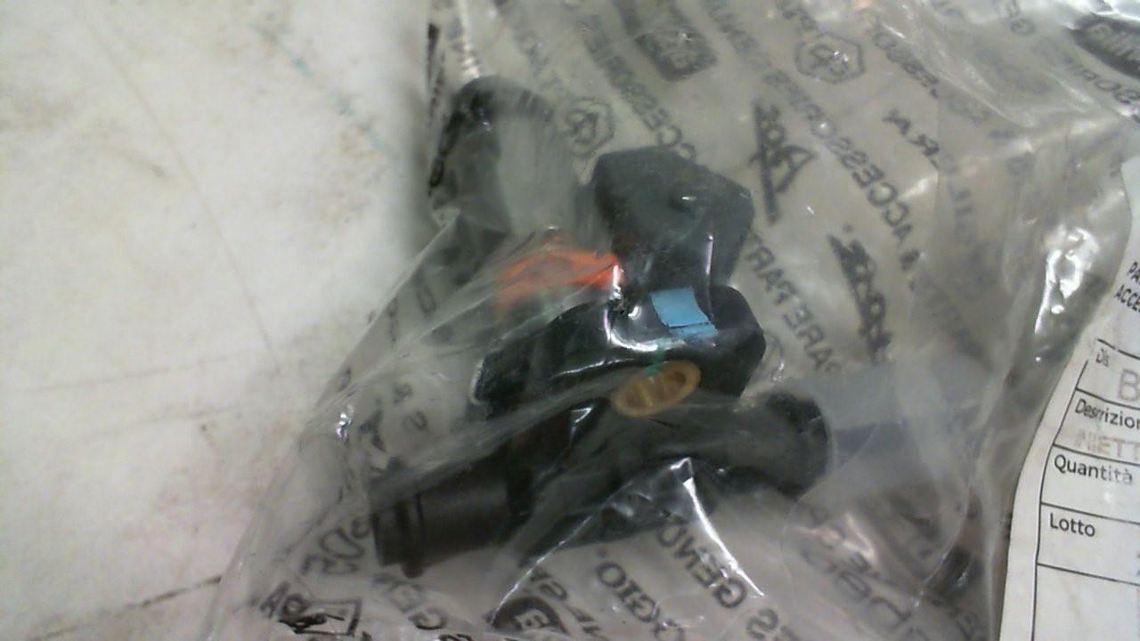 INIETTORE COMPLETO DI RACC. MP3 LIBERTY X10 PIAGGIO B0130545 - immagine 2
