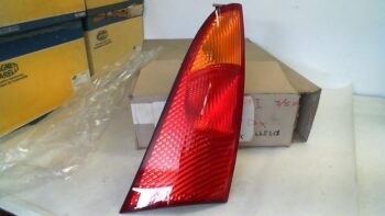 FARO POSTERIORE DX FORD FOCUS I SERIE MAGNETI MARELLI LLD261