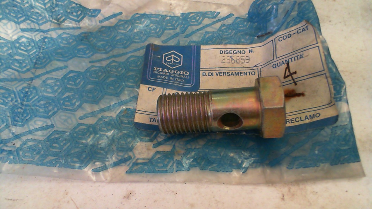 PERNO FISSAGGIO TUBO RADIATORE OLIO APE CAR DIESEL MAX POKER TM PIAGGIO 236859