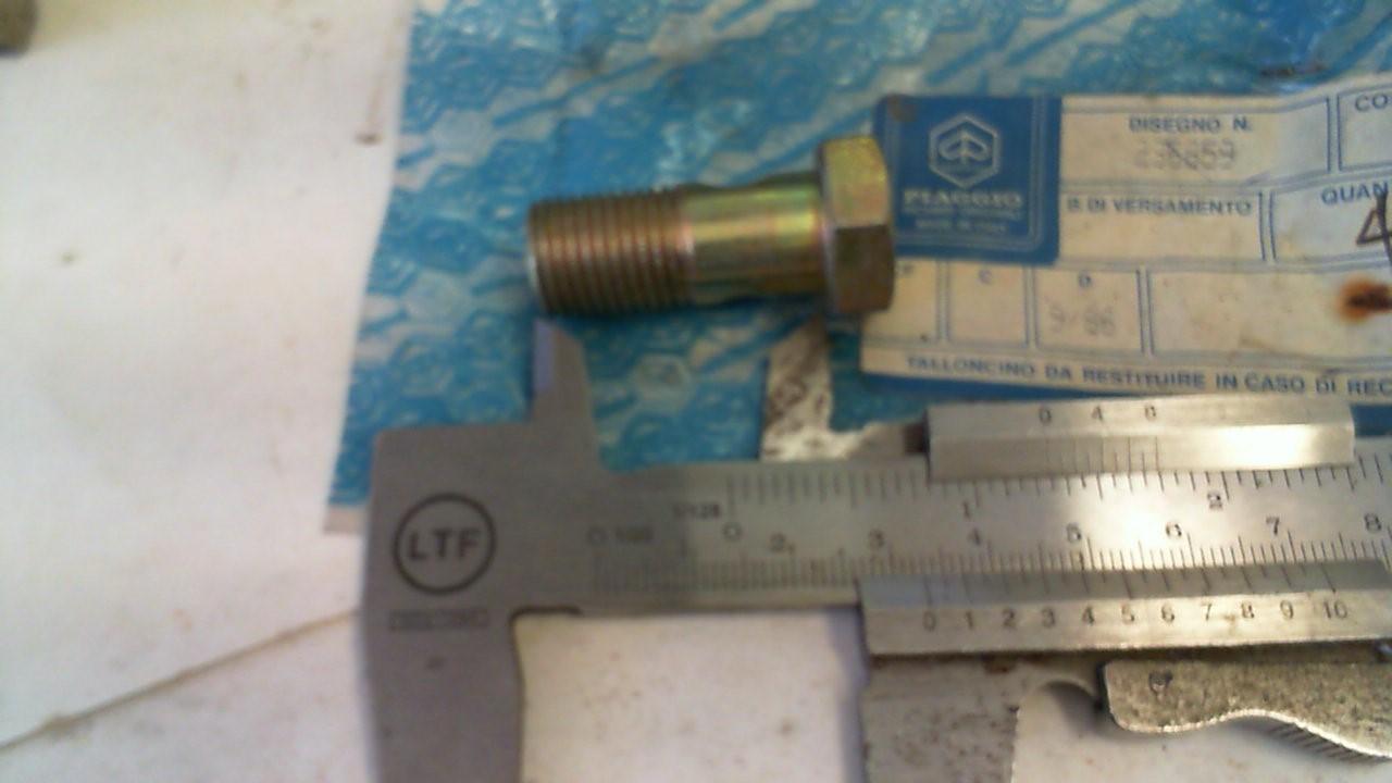 PERNO FISSAGGIO TUBO RADIATORE OLIO APE CAR DIESEL MAX POKER TM PIAGGIO 236859 - immagine 3