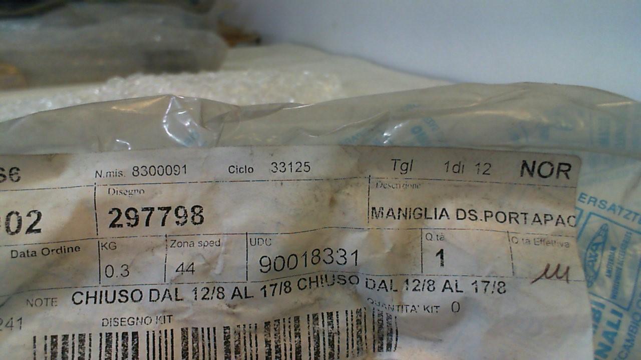 MANIGLIA DESTRA PORTAPACCHI FREE PIAGGIO 297798 - immagine 4
