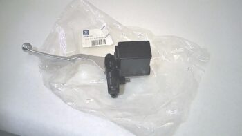 POMPA FRENO SX GEOPOLIS 250-125 SATELIS 400-500 PEUGEOT 770068