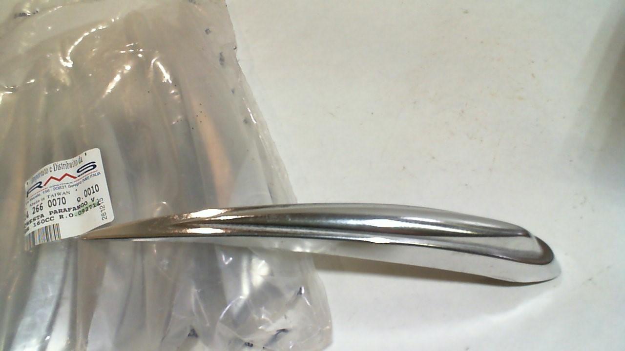 CRESTA IN ALLUMINIO PARAFANGO ANTERIORE PIAGGIO VESPA GS 125 150 160 RMS 142660070