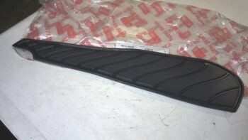 TAPPETINO POGGIAPIEDI DX LEONARDO APRILIA AP8149609