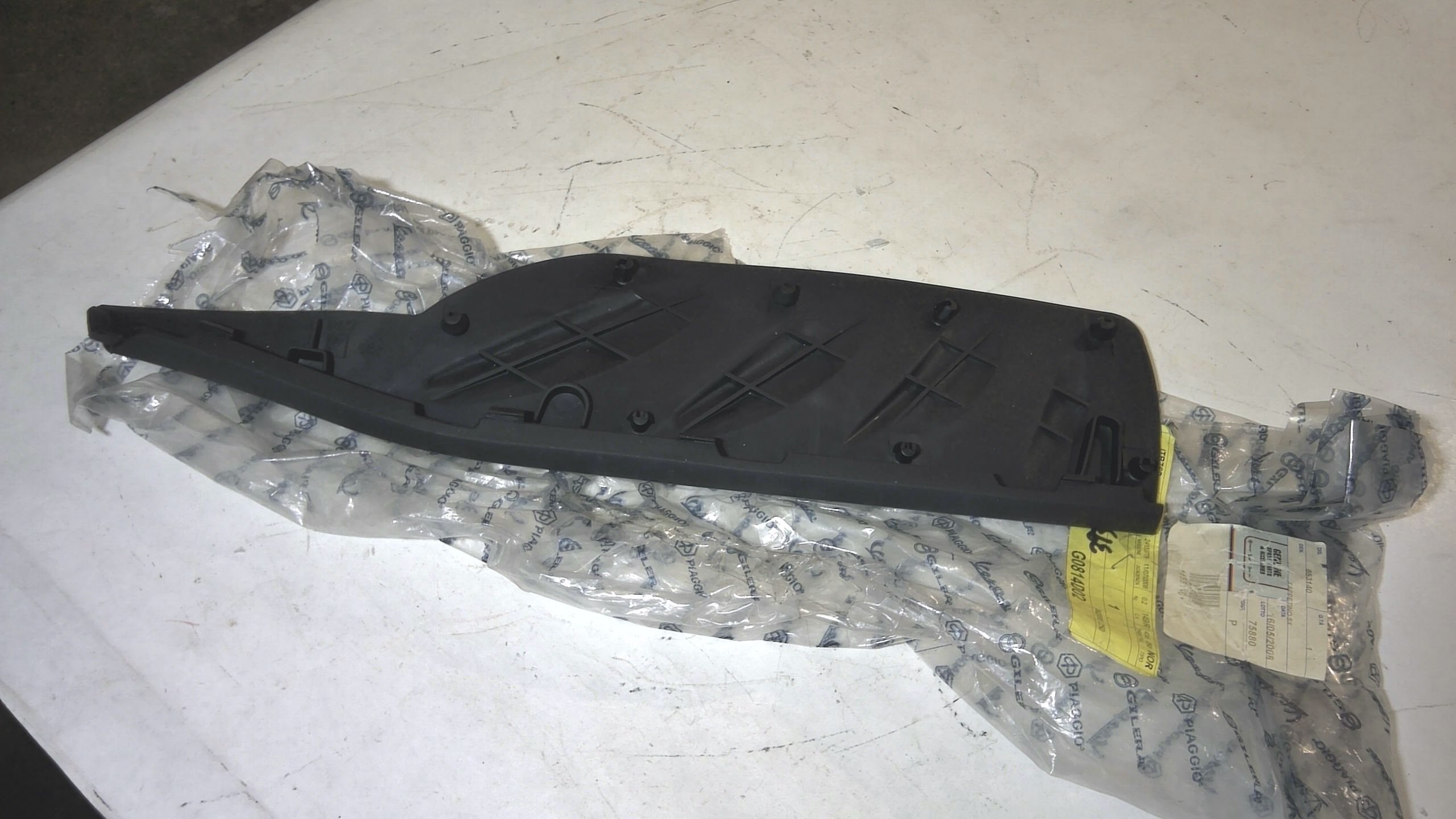 TAPPETINO SX GP 800 GILERA 655786 EX 653140 - immagine 3