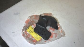 COPERCHIO CAMERA ASPIRAZIONE LEONARDO APRILIA AP8138999