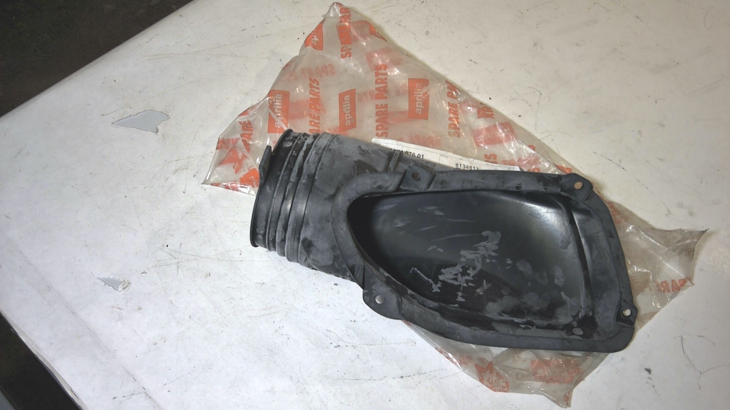 CONVOGLIATORE DX ATLANTIC APRILIA AP8134813 - immagine 3
